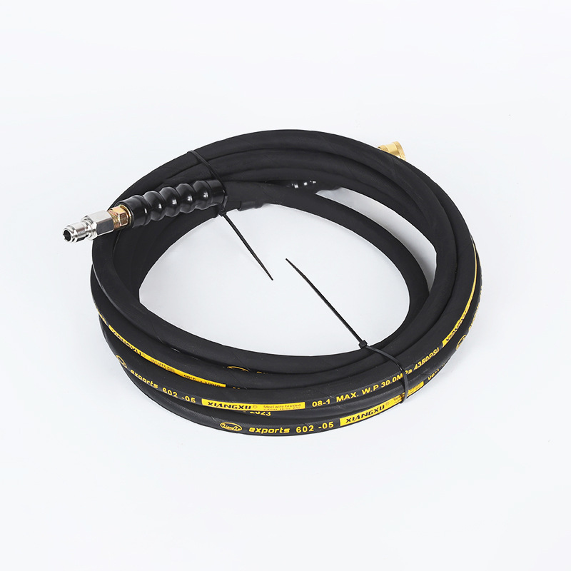 Выходная машина с высоким давлением на выходной шланге на выходе