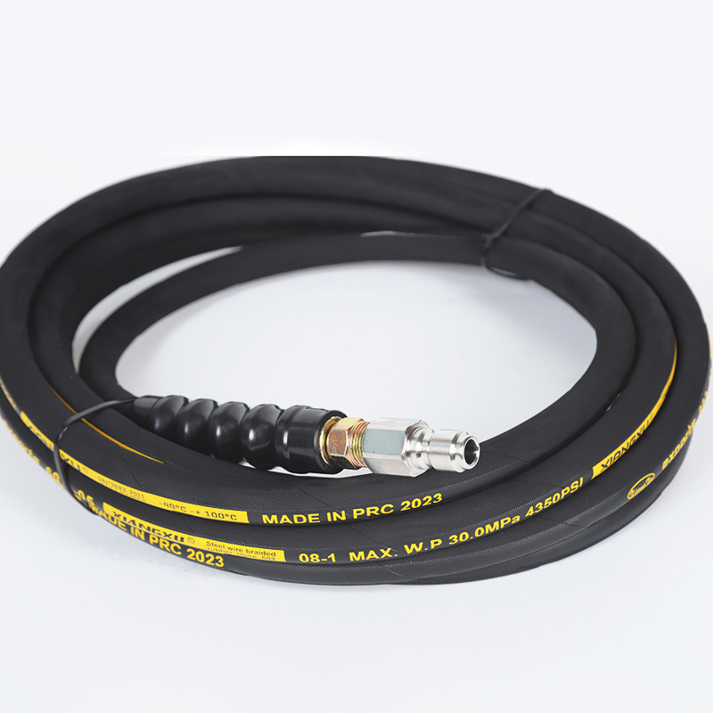 Выходная машина с высоким давлением на выходной шланге на выходе